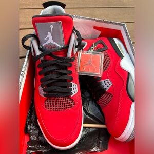 Jordan Retro 4